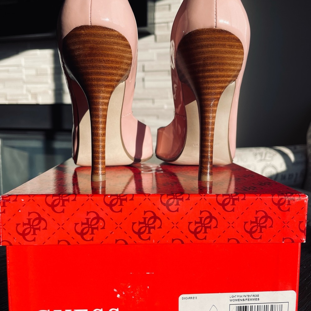 Guess Carrie pink patent pumps size 8